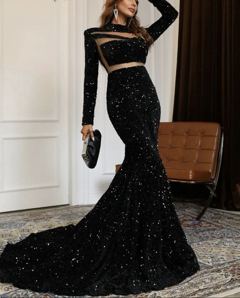 Size 2 Prom Long Sleeve Sequined Black Mermaid Dress on Queenly