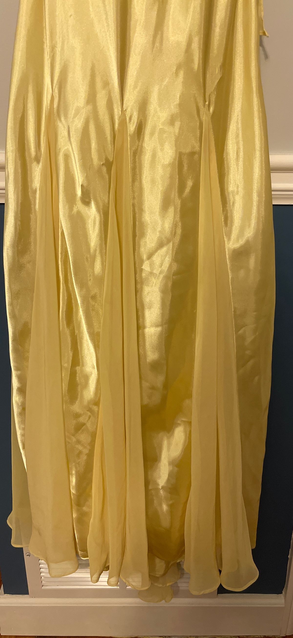 NightWay Size 4 Pageant Yellow Floor Length Maxi on Queenly