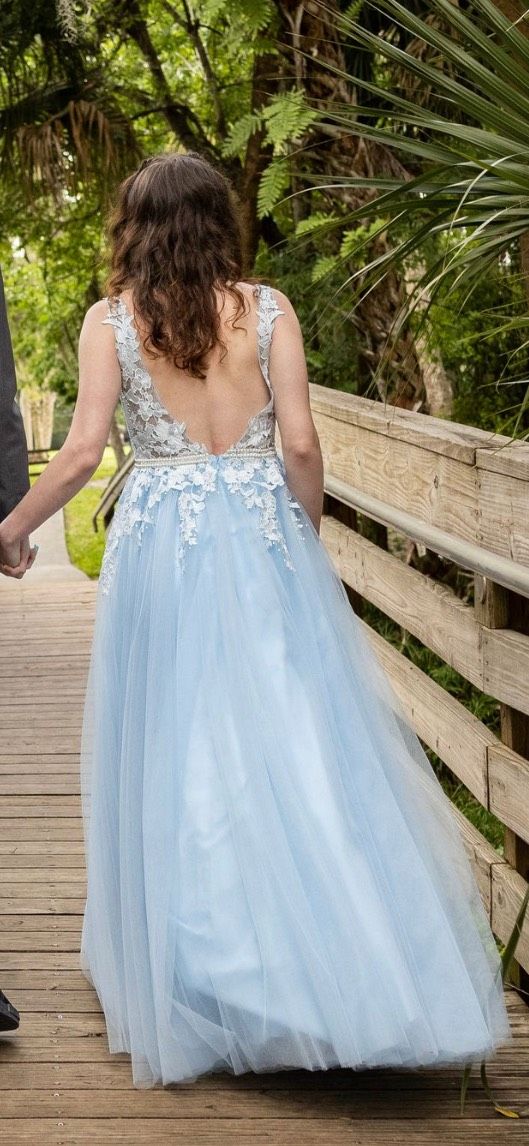 Camille La Vie Size 00 Prom Blue Ball Gown on Queenly