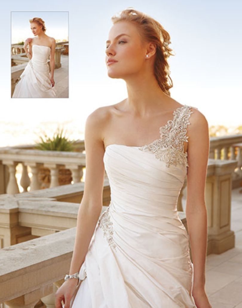 Style 2050 Casablanca Size 8 Wedding One Shoulder Lace White A-line Dress  on Queenly
