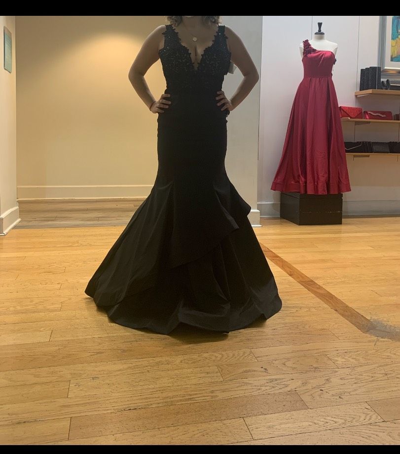 Camille La Vie Size 10 Black Mermaid Dress on Queenly