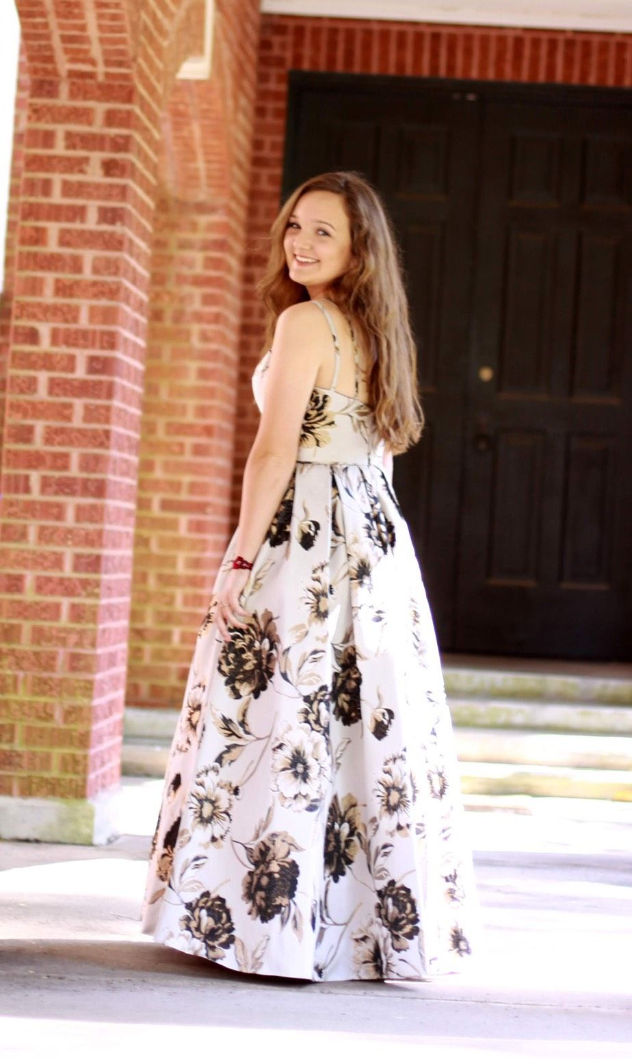 Elizabeth K Size 4 Prom Silver Floor Length Maxi on Queenly