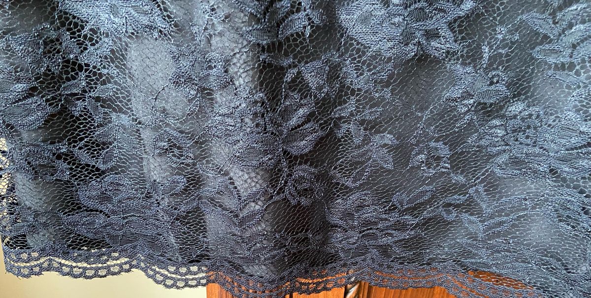 Size 4 Wedding Guest Long Sleeve Lace Black Cocktail Dress on Queenly