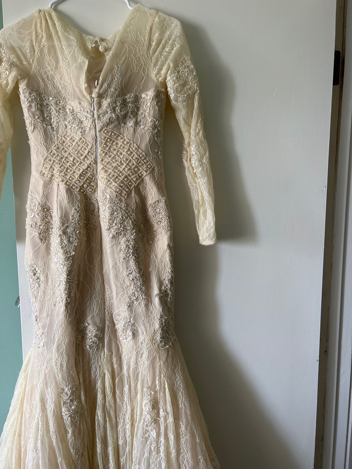Size 2 Wedding Long Sleeve Lace Nude Mermaid Dress on Queenly
