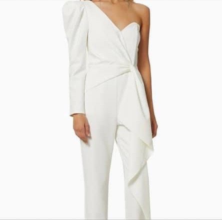 Size 10 One Shoulder White Formal Jumpsuit on Queenly
