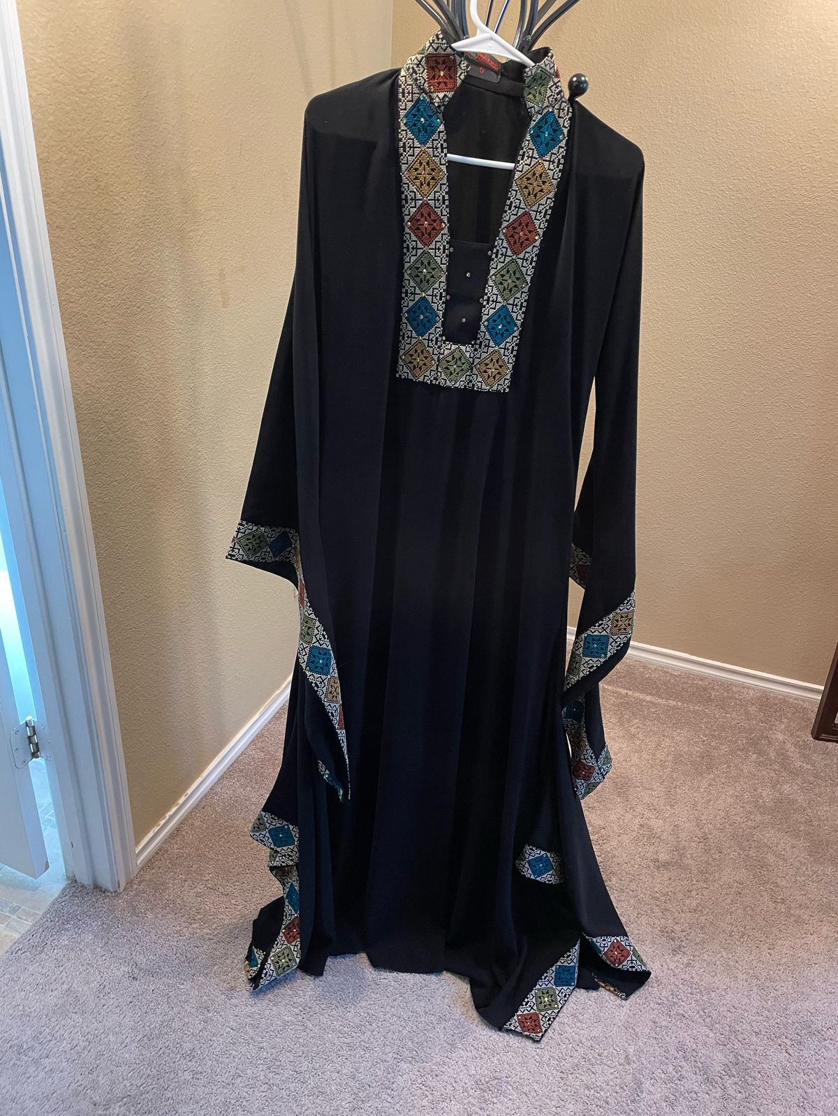 Size 10 Prom Long Sleeve Multicolor Floor Length Maxi on Queenly