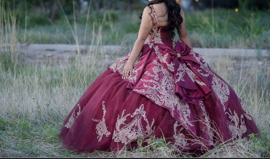 Size 8 Burgundy Multicolor Ball Gown on Queenly