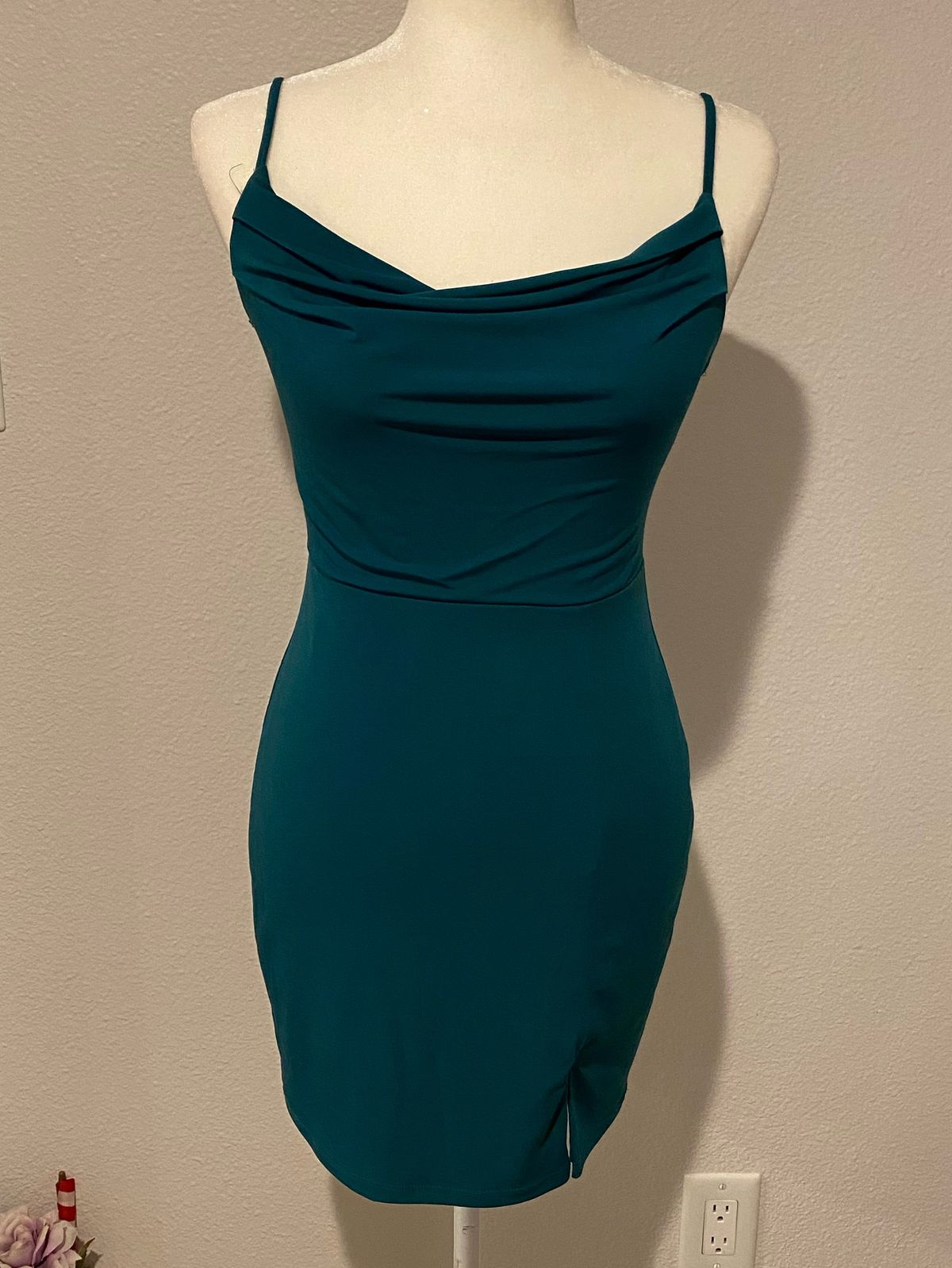 Size 4 Pageant Green Cocktail Dress on Queenly