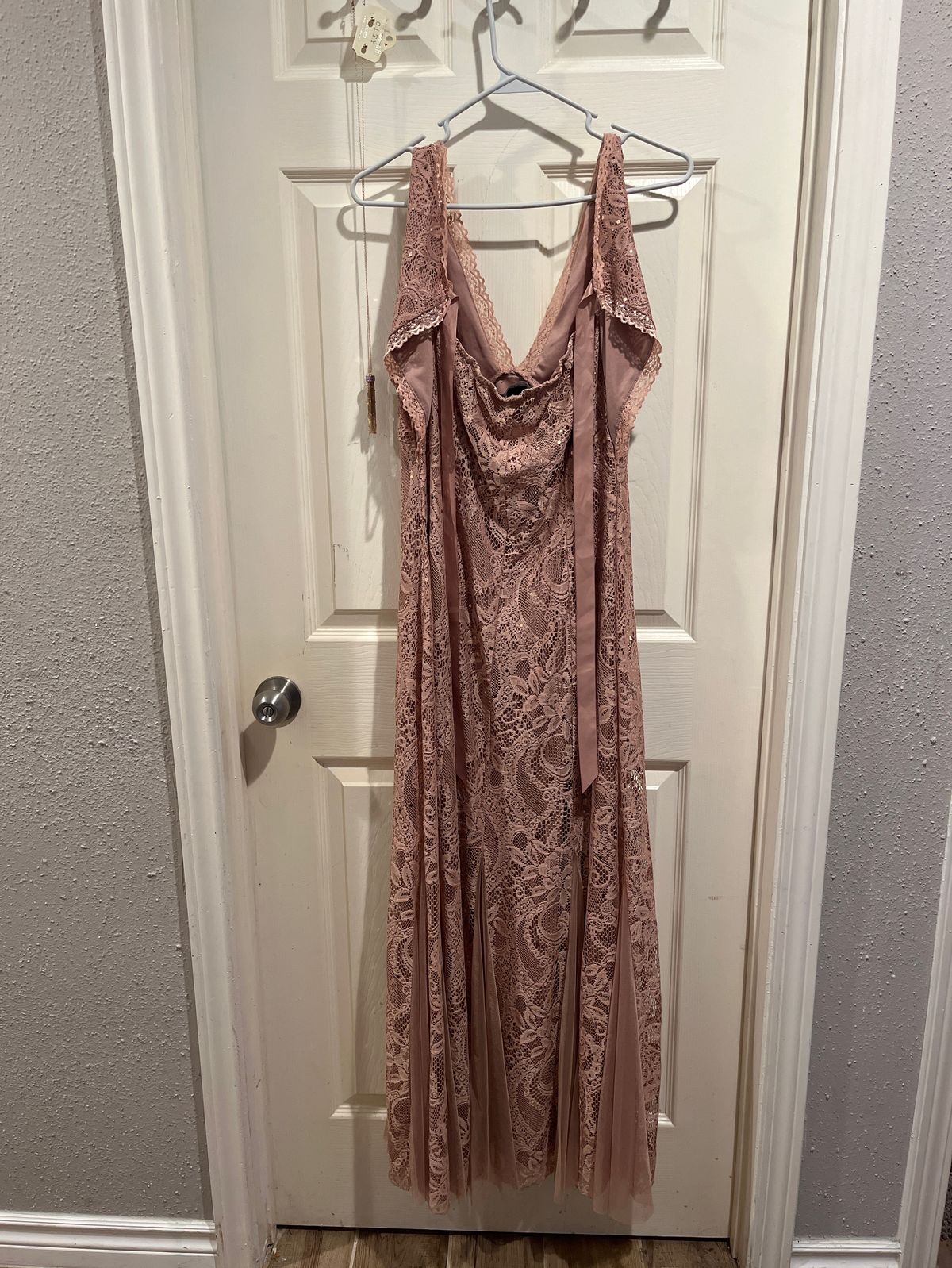 Plus Size 16 Homecoming Pink Cocktail Dress on Queenly