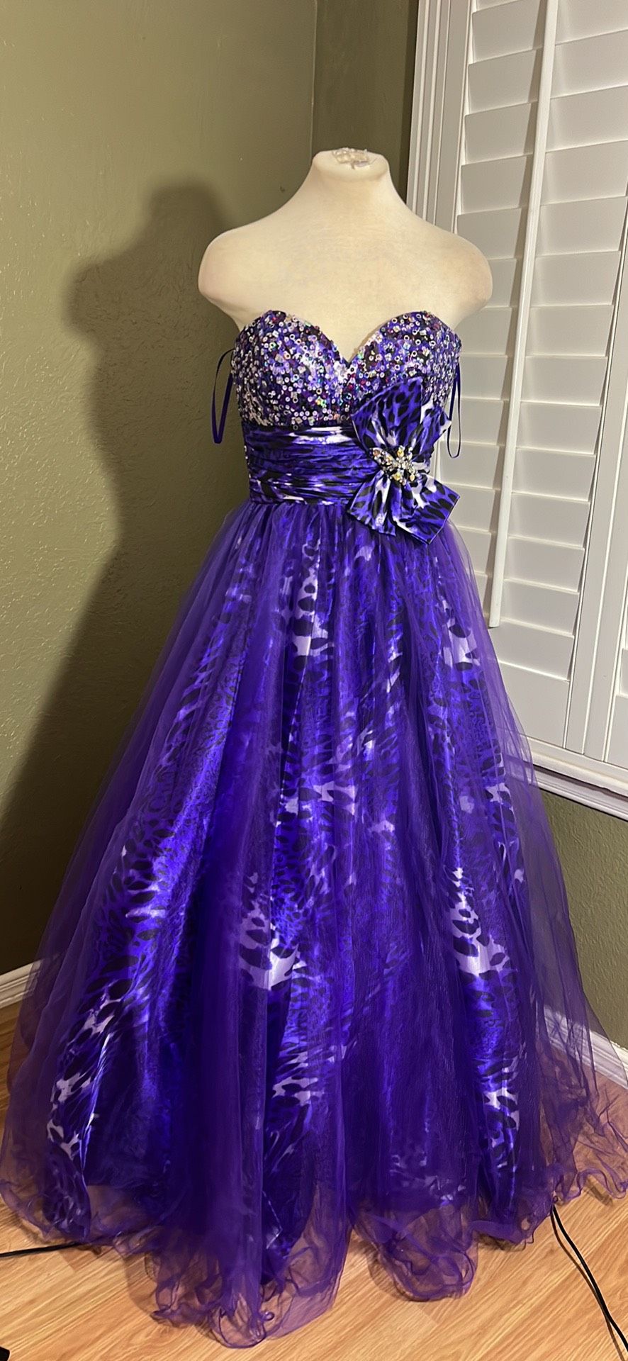 Size XL Strapless Purple Ball Gown on Queenly