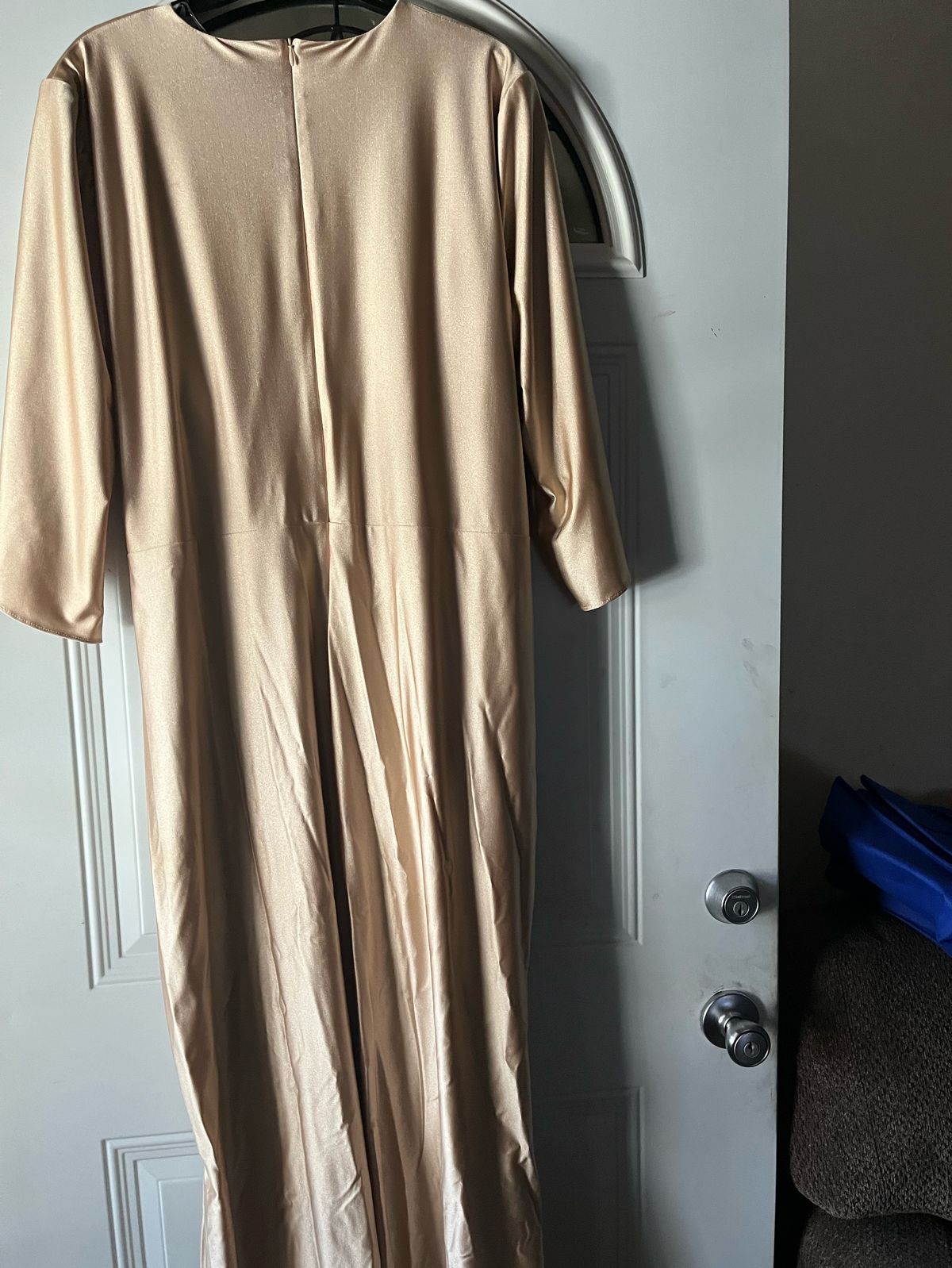 Plus Size 24 Satin Gold Floor Length Maxi on Queenly