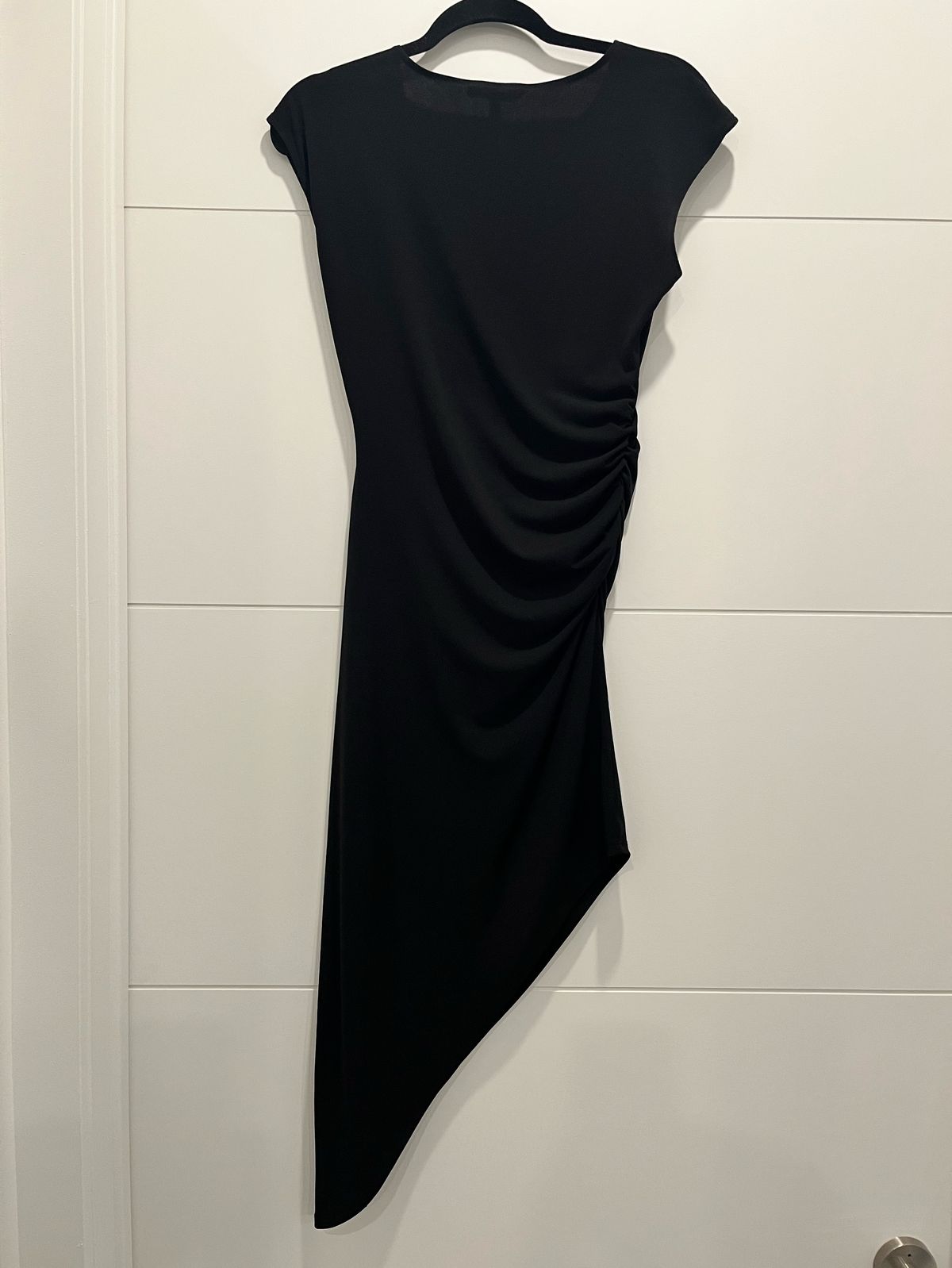 BCBG Size 4 Nightclub Cap Sleeve Black Cocktail Dress on Queenly