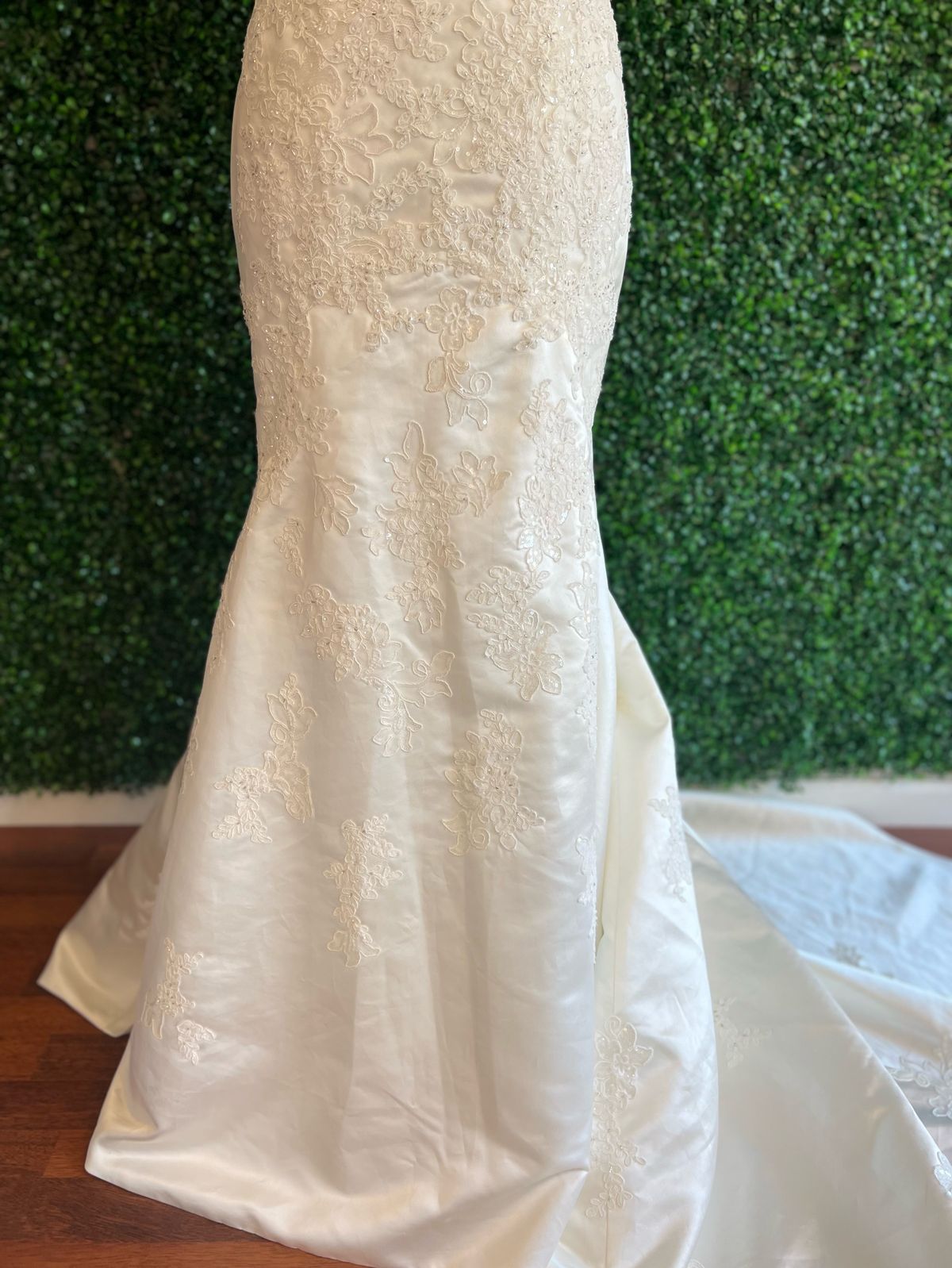 Sophia Tolli Size 10 Wedding Lace White Mermaid Dress on Queenly