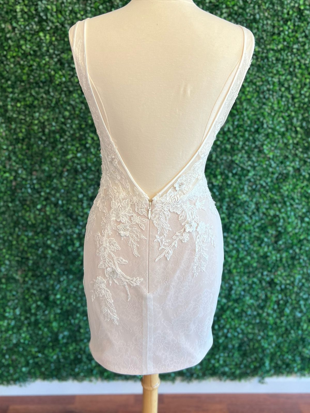 Size 6 Lace Nude A-line Dress on Queenly