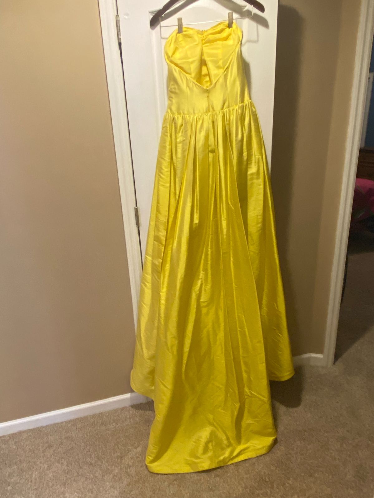 Sherri Hill Size 8 Pageant Satin Yellow Dress With Train on Queenly