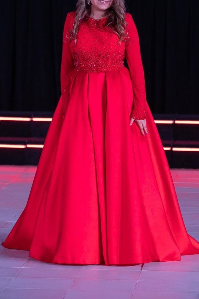 Size 6 Red Ball Gown on Queenly