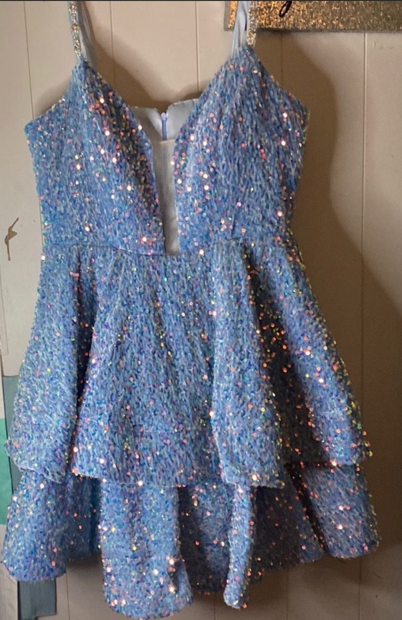 Plus Size 16 Prom Blue Cocktail Dress on Queenly