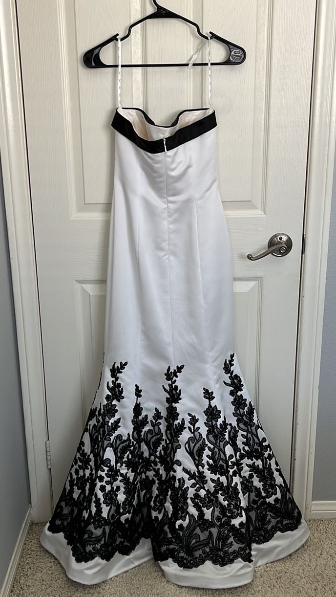 Size 2 Wedding White Mermaid Dress on Queenly