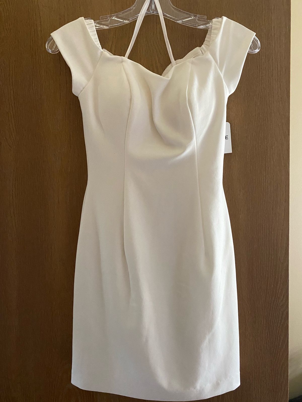 Alyce Paris Size 2 Homecoming Off The Shoulder White Cocktail Dress on Queenly