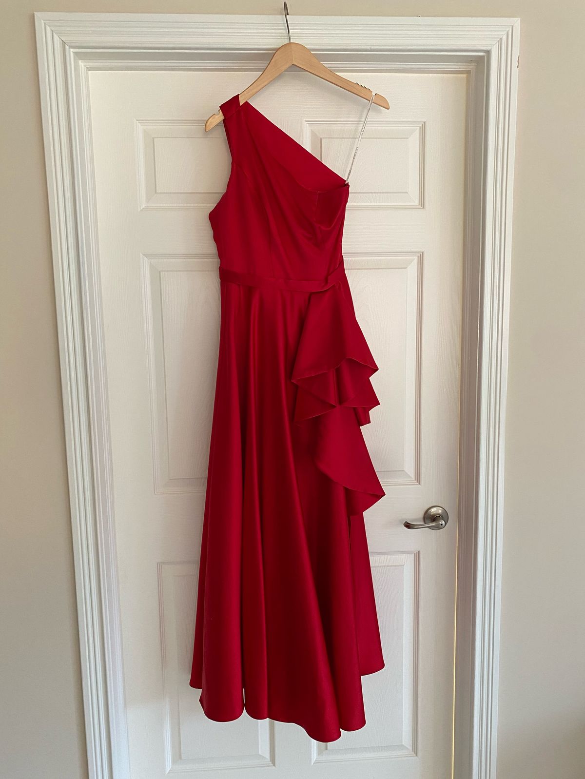David's Bridal Size 2 Prom Red Side Slit Dress on Queenly