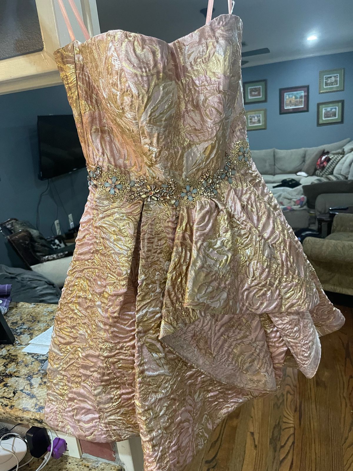 Mac Duggal Size 2 Pink Cocktail Dress on Queenly