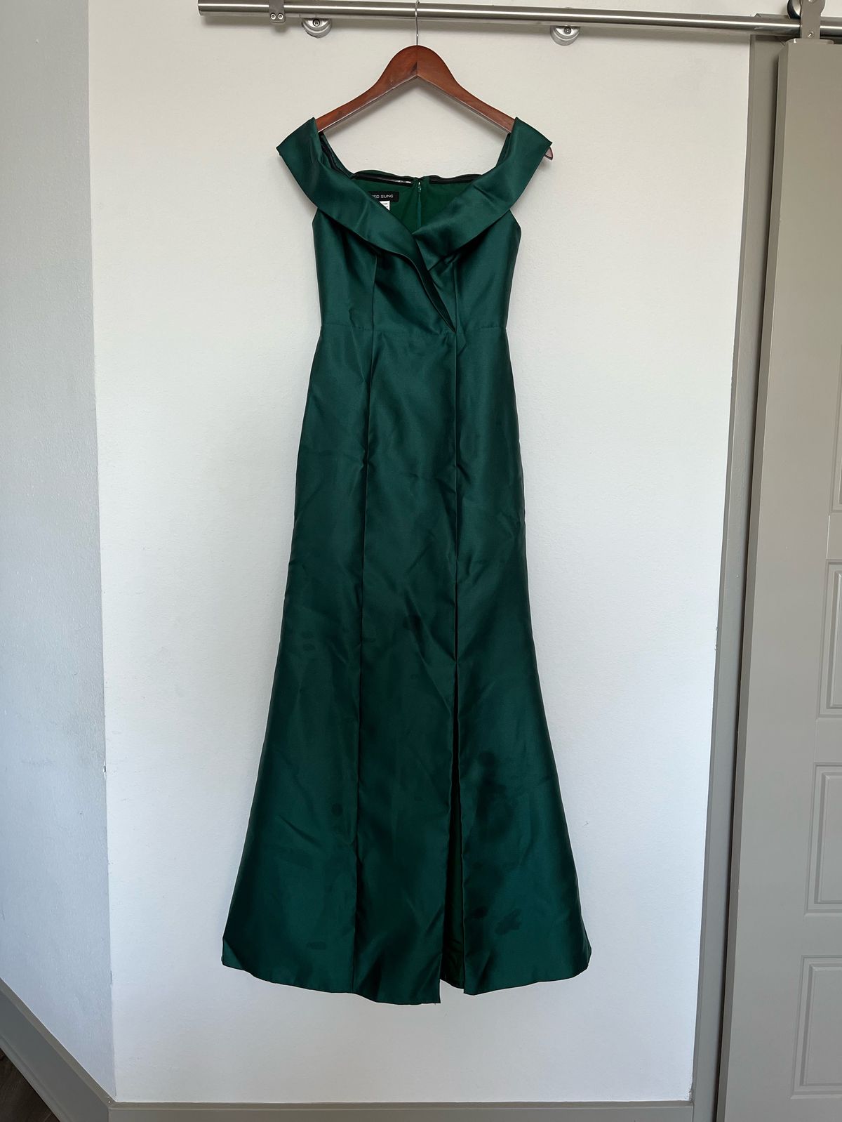 Alfred Sung Size 0 Bridesmaid Off The Shoulder Satin Green A-line Dress on Queenly