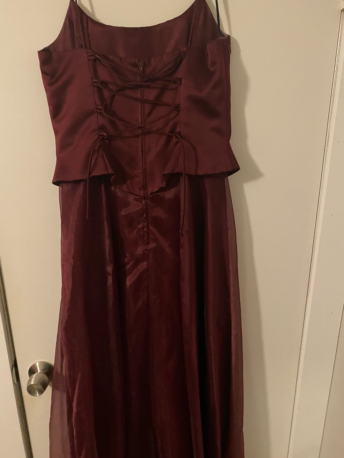 Dave and Johnny Size 12 Prom Burgundy Red A-line Dress on Queenly