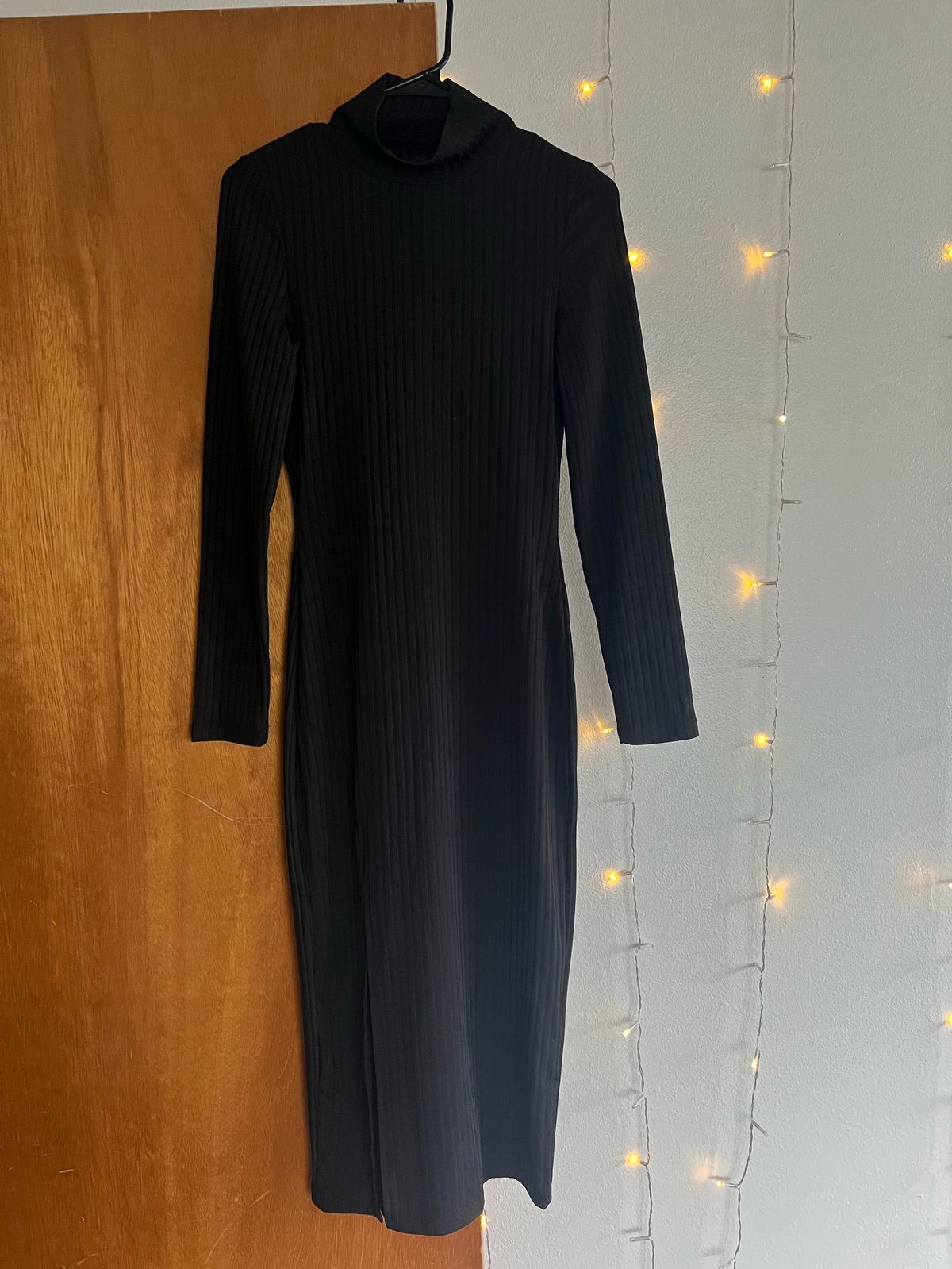Size 4 High Neck Black Cocktail Dress on Queenly