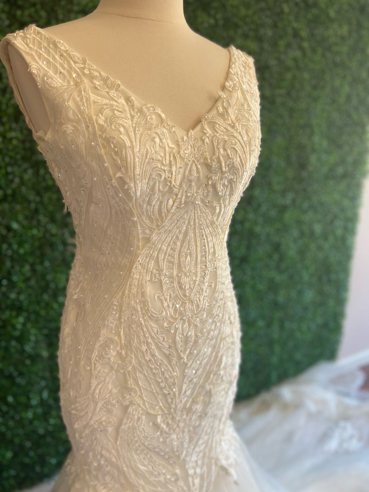 Size 8 Wedding Lace White Mermaid Dress on Queenly