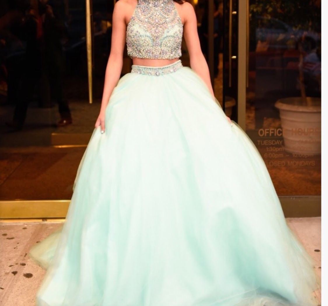 Size 0 Prom Turquoise Blue Ball Gown on Queenly