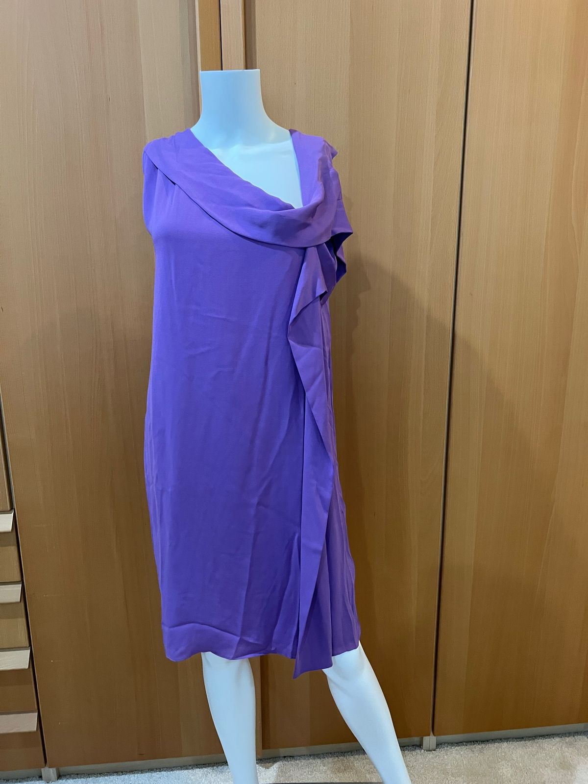 Gucci Size 8 Wedding Guest Satin Purple Cocktail Dress on Queenly