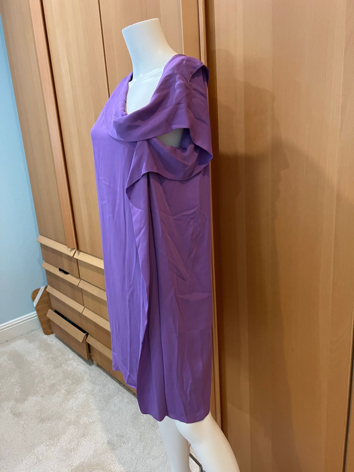 Gucci Size 8 Wedding Guest Satin Purple Cocktail Dress on Queenly