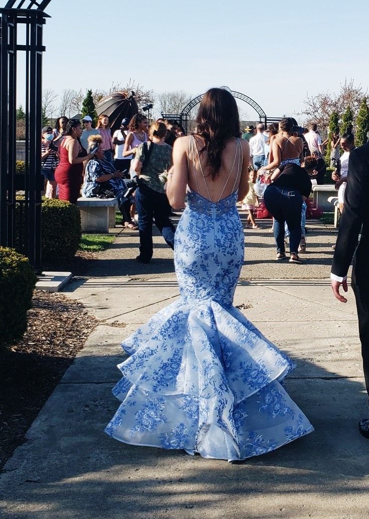 Ellie Wilde Size 0 Prom Blue Mermaid Dress on Queenly