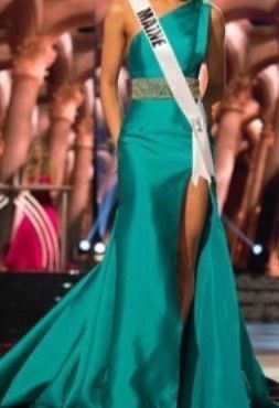 Mac Duggal Size 4 Pageant Green Mermaid Dress on Queenly