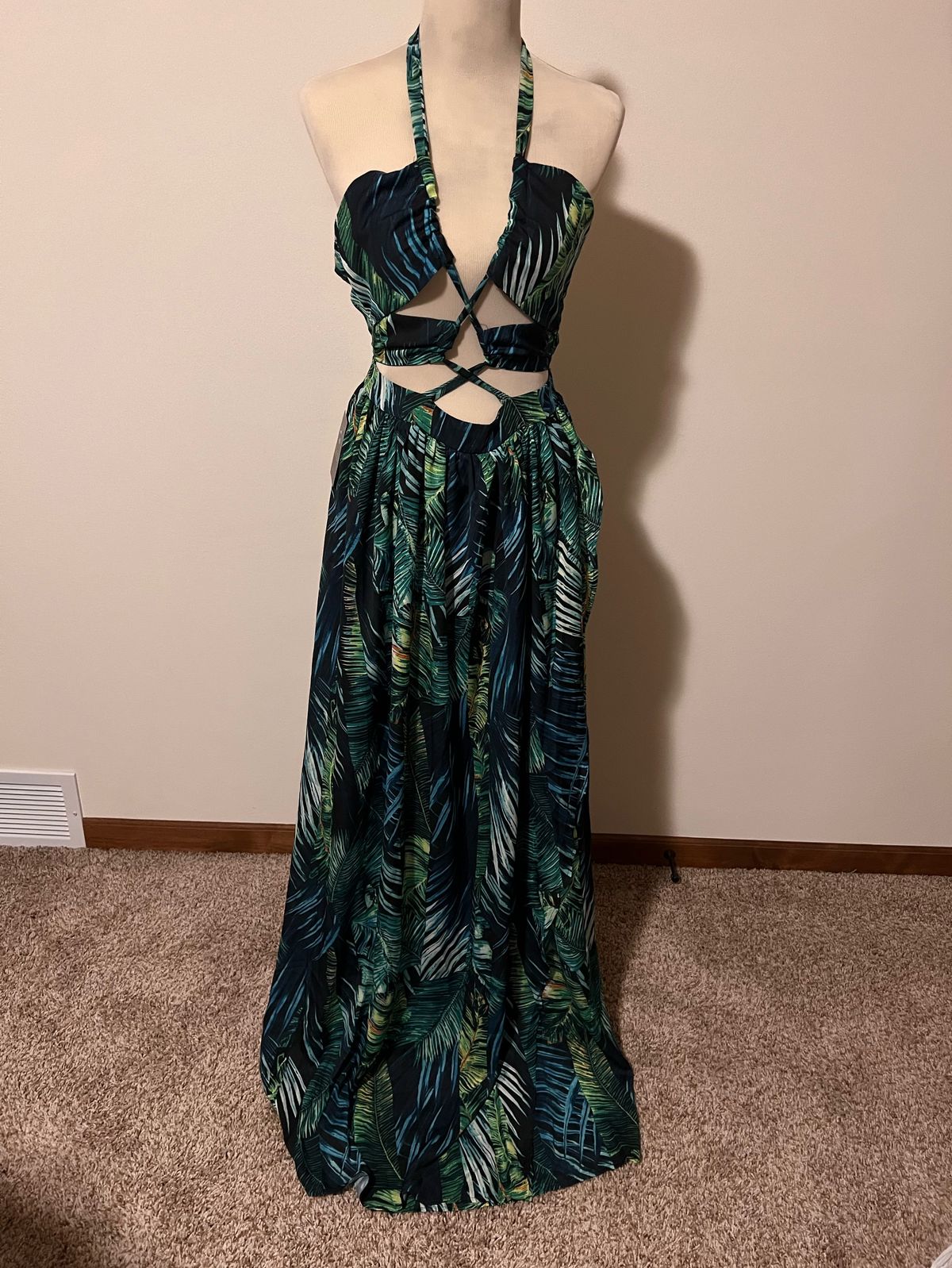 Size 4 Green Floor Length Maxi on Queenly