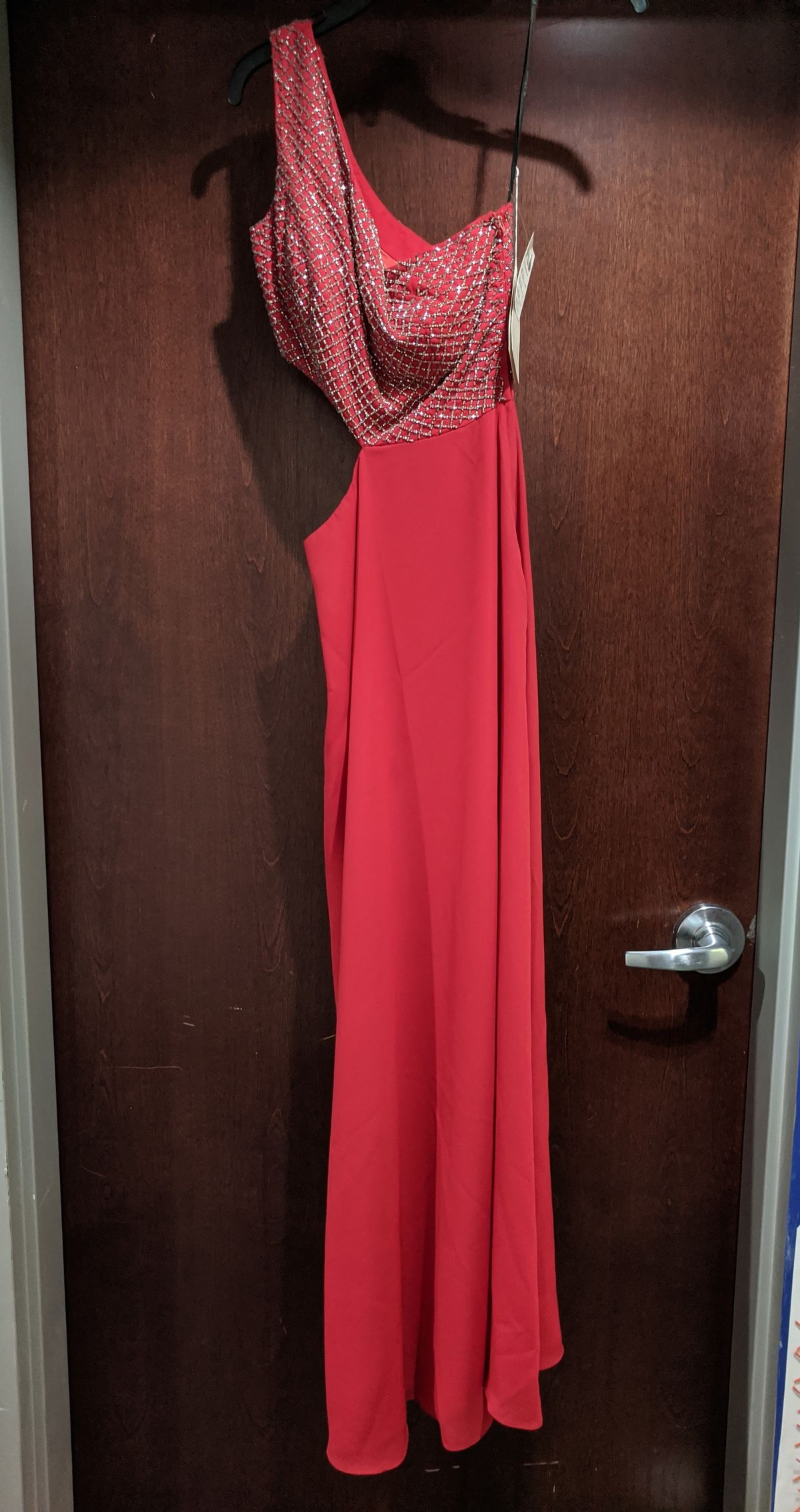 Style SK31414 Peak Dress Size 4 Red Floor Length Maxi on Queenly