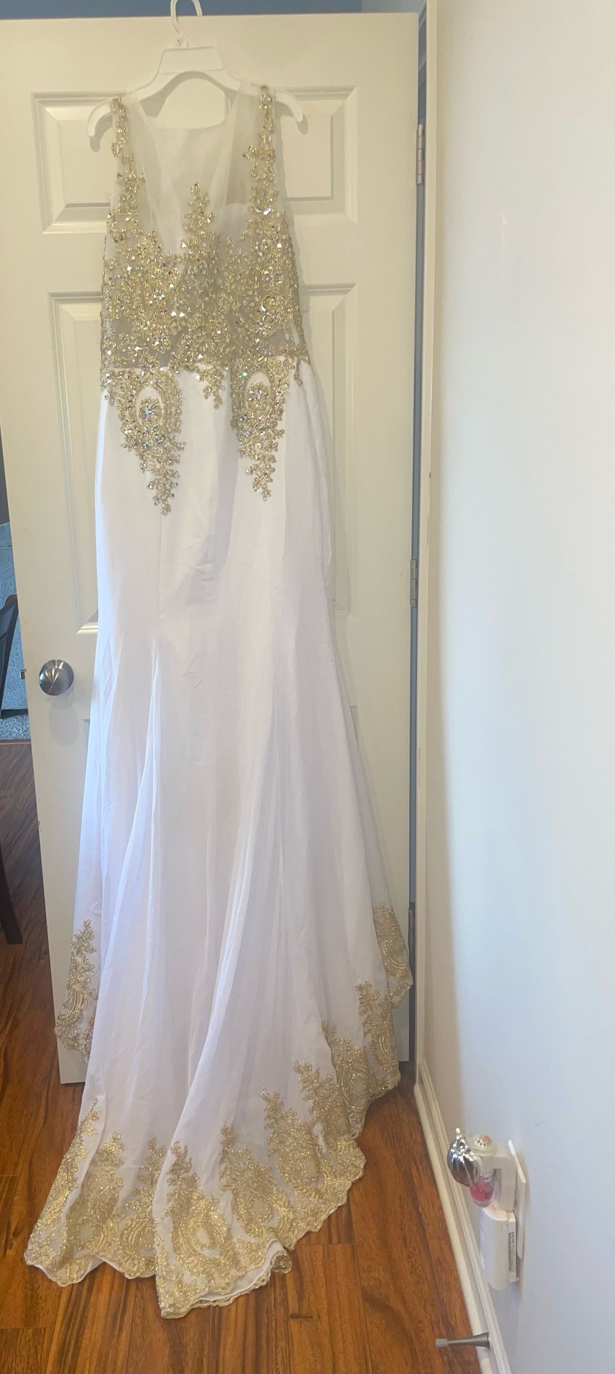 Size 8 Wedding Sequined White Dress With Train on Queenly