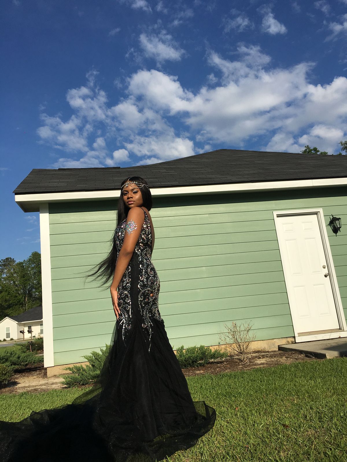 Size 6 Prom Black A-line Dress on Queenly