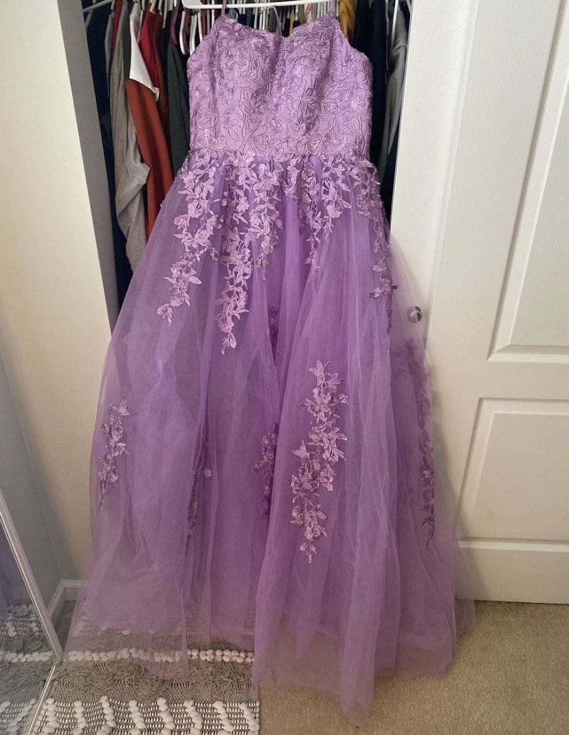 Size 8 Prom Purple A-line Dress on Queenly