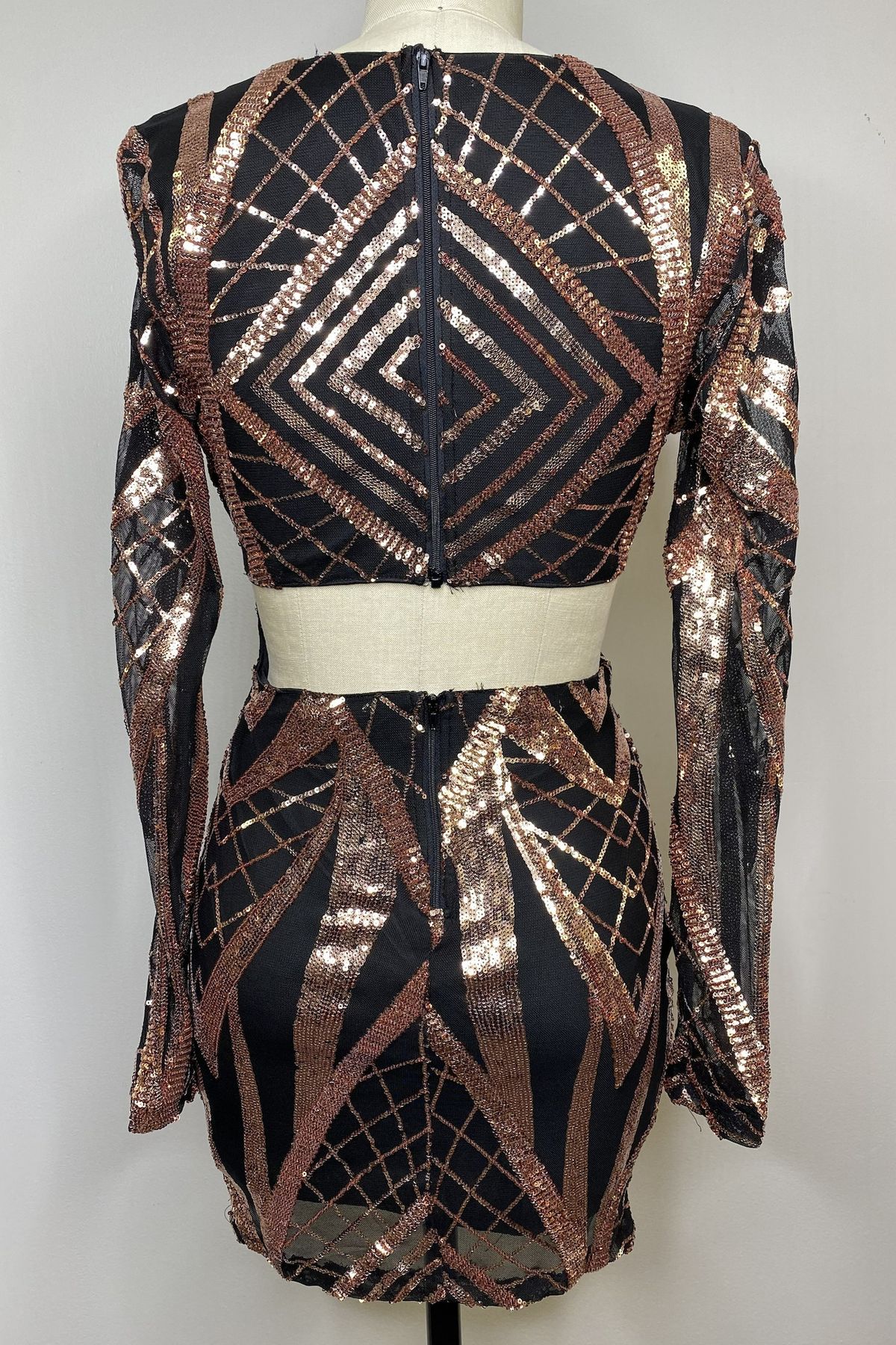 Style BCCDQ21927 Banjul Size 2 Long Sleeve Sequined Rose Gold Cocktail Dress on Queenly