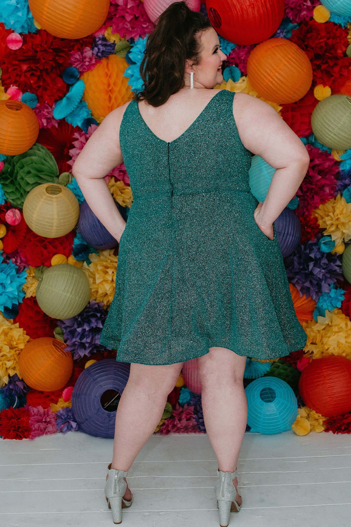 Style 8120 Sydneys Closet Plus Size 16 Emerald Green Cocktail Dress on Queenly
