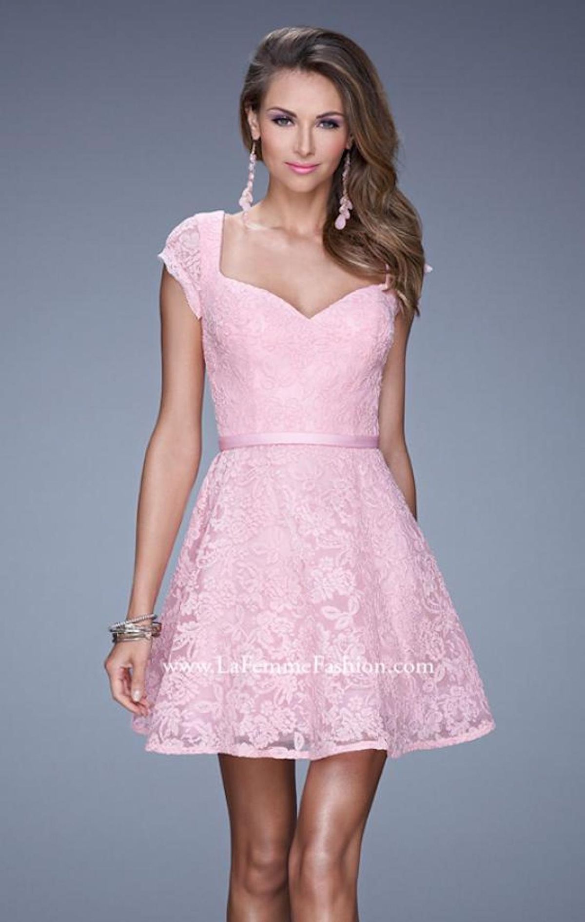 Style Cynthia La Femme Size 4 Pink Cocktail Dress on Queenly