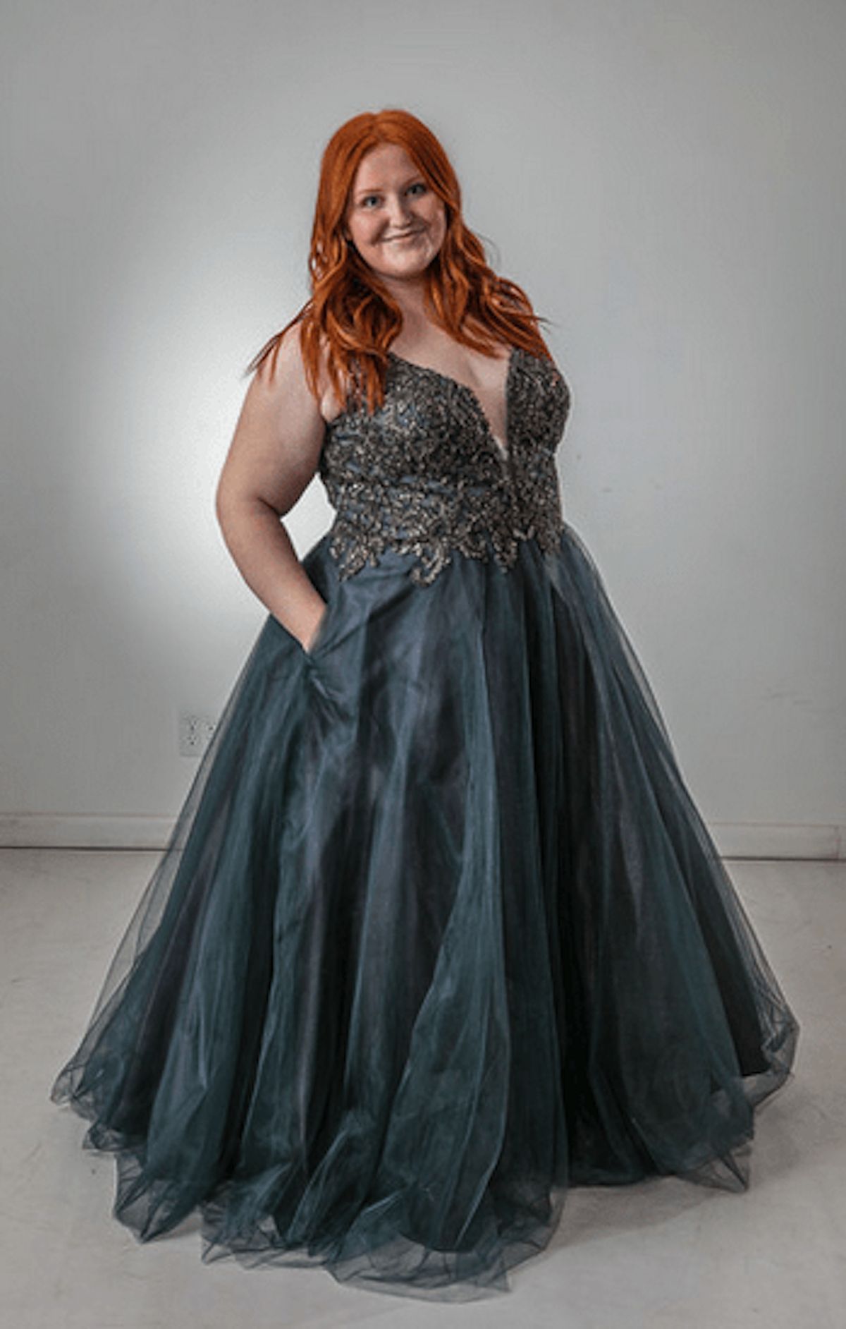 Style Valentina Sydneys Closet Plus Size 20 Silver Ball Gown on Queenly