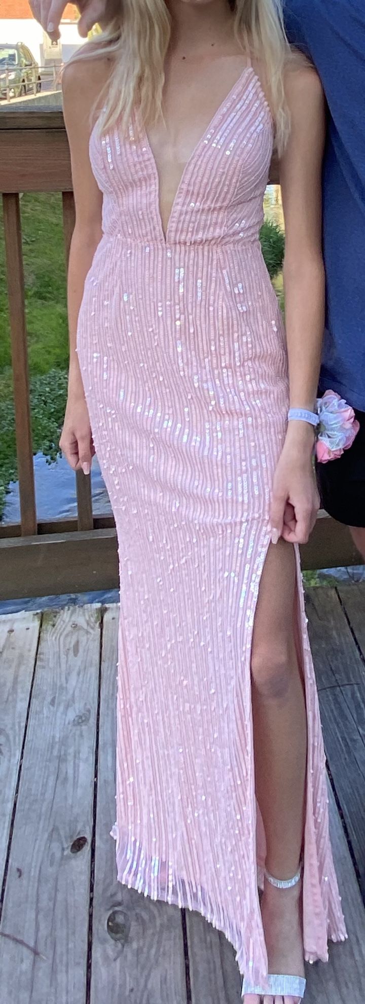 Size 0 Prom Sequined Light Pink Side Slit Dress on Queenly