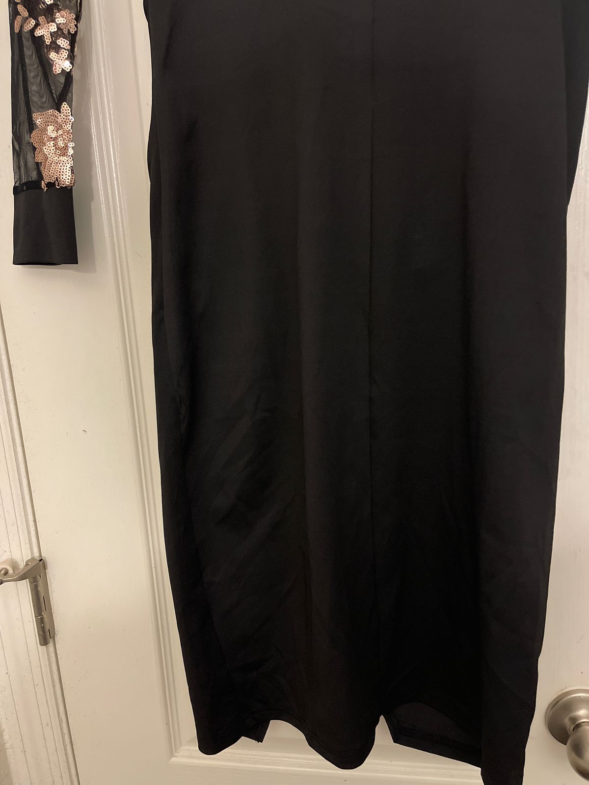 Size 6 Prom Black Cocktail Dress on Queenly