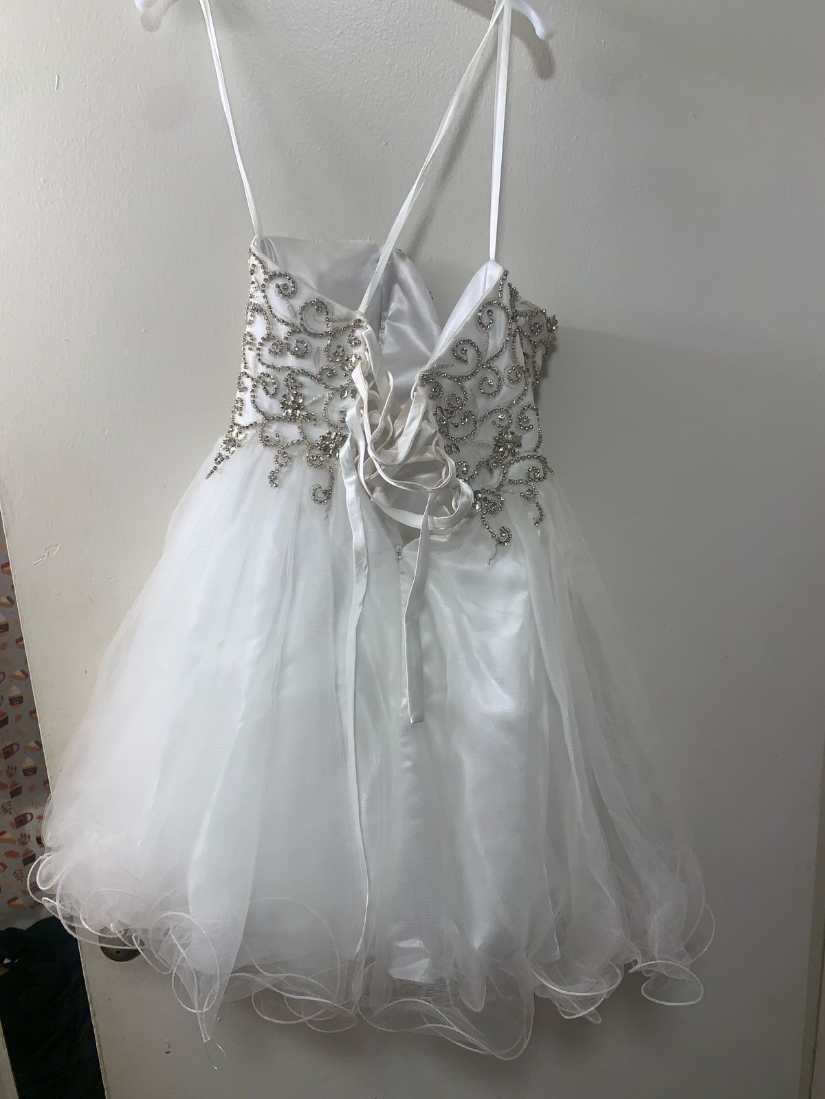 Size 0 Homecoming Sequined White Ball Gown on Queenly