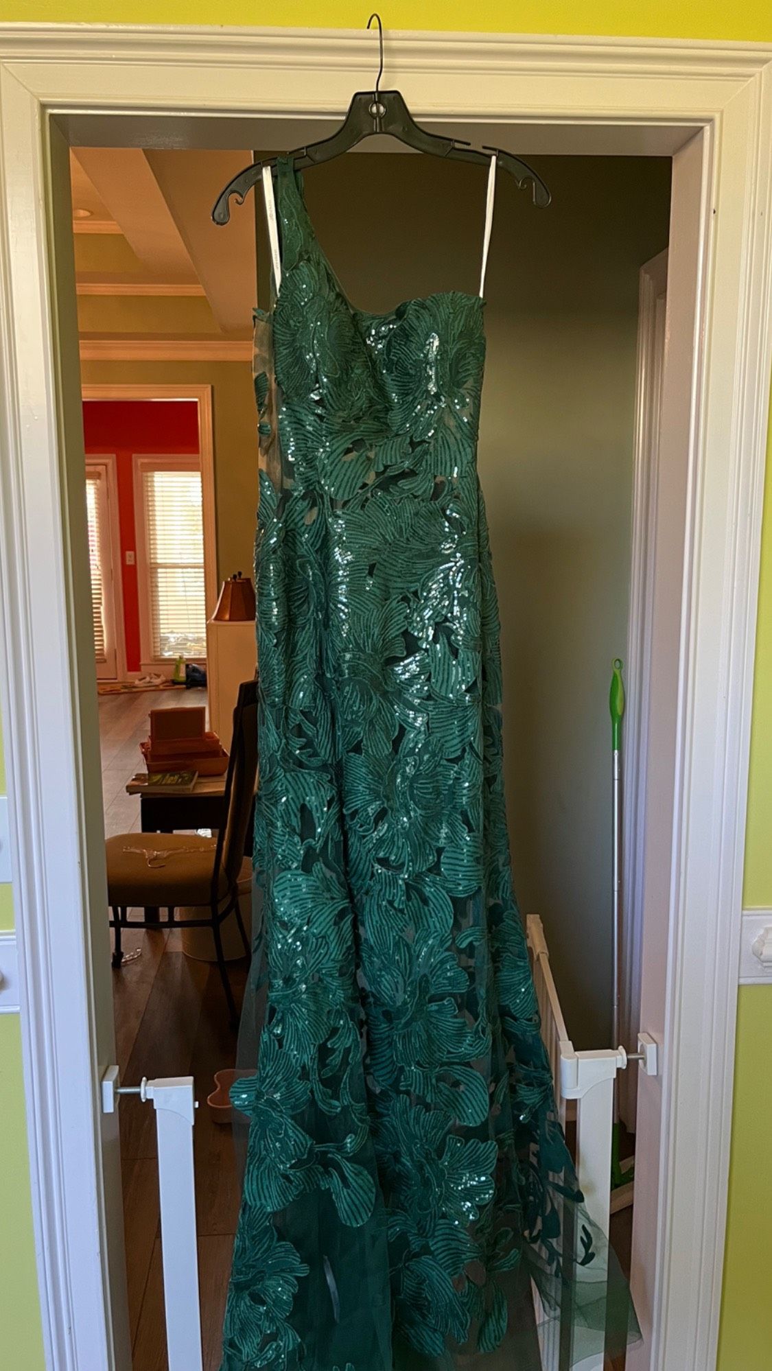 Jovani Size 8 Prom Green Floor Length Maxi on Queenly