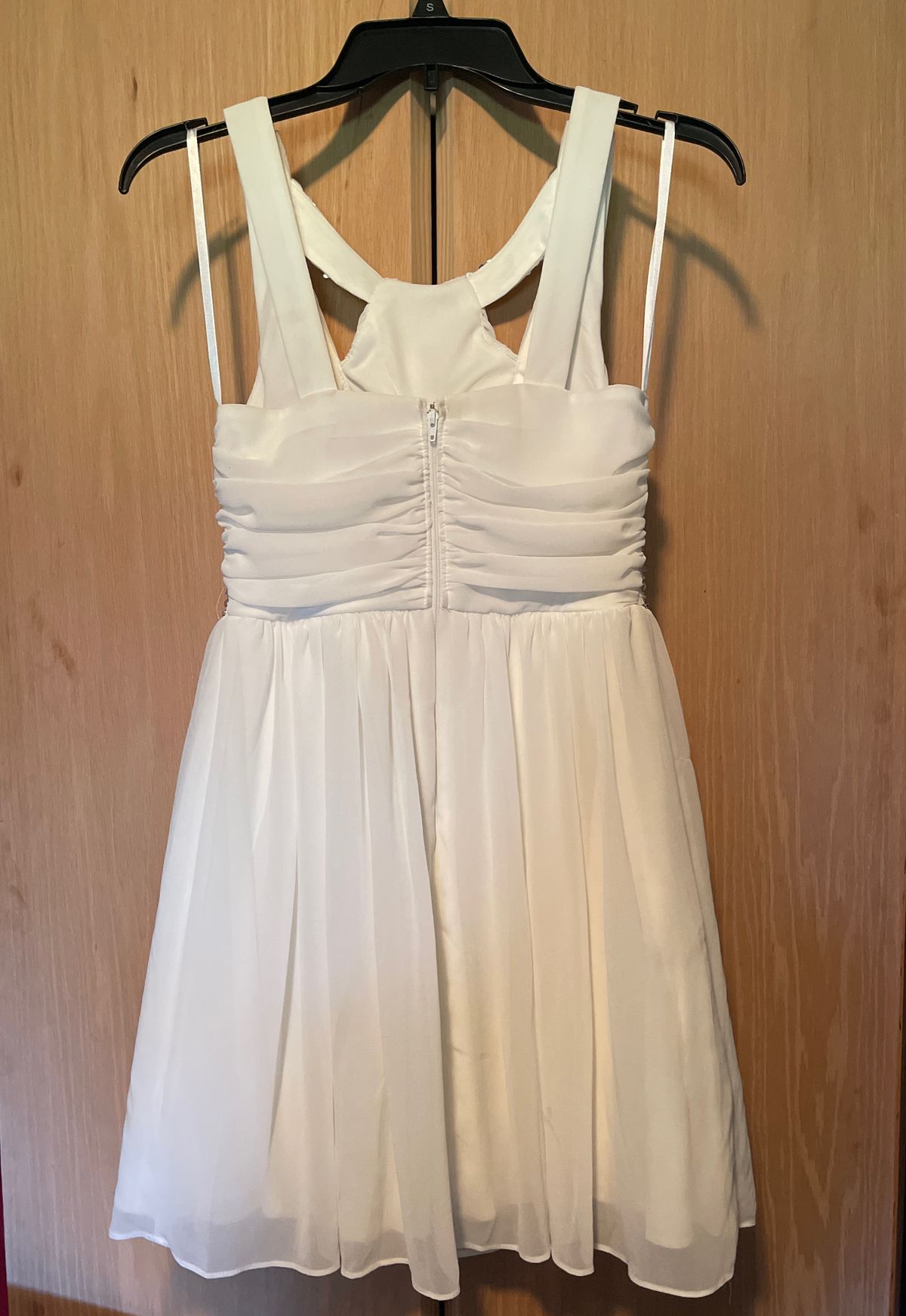 Girls Size 5 Prom White A-line Dress on Queenly