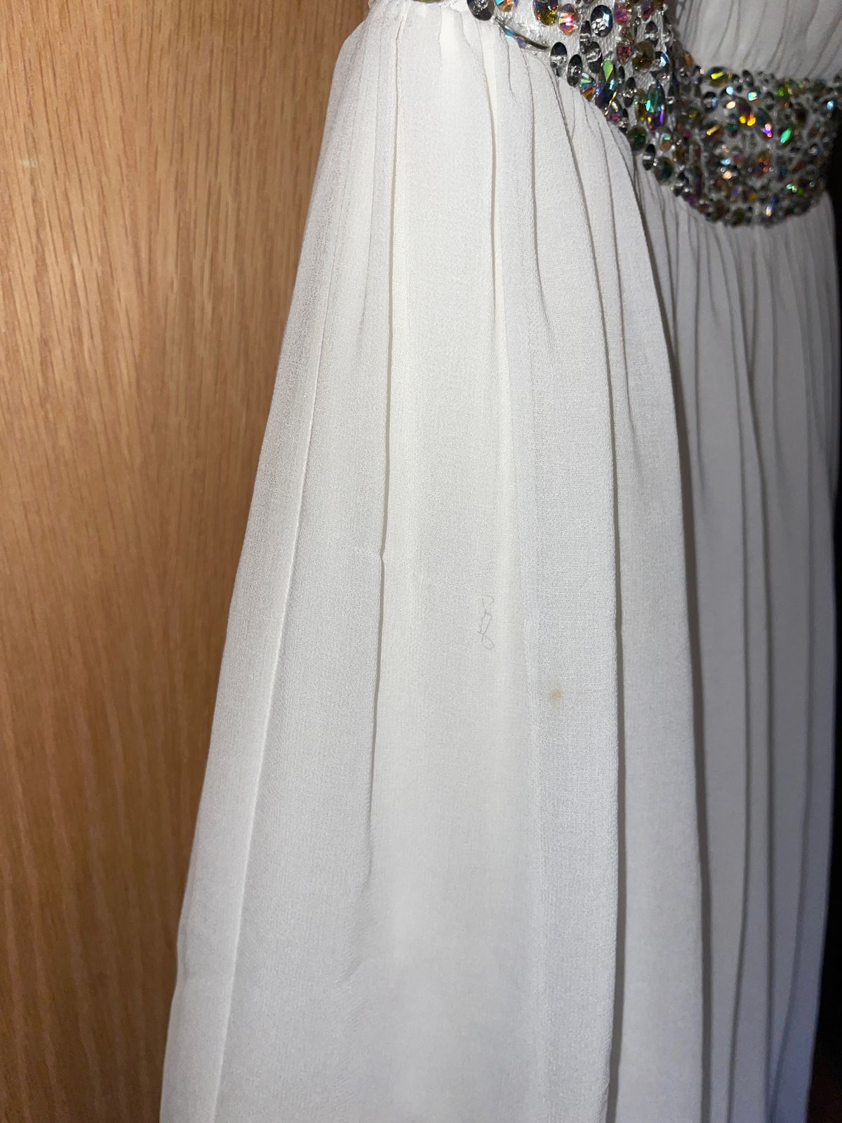 Girls Size 5 Prom White A-line Dress on Queenly