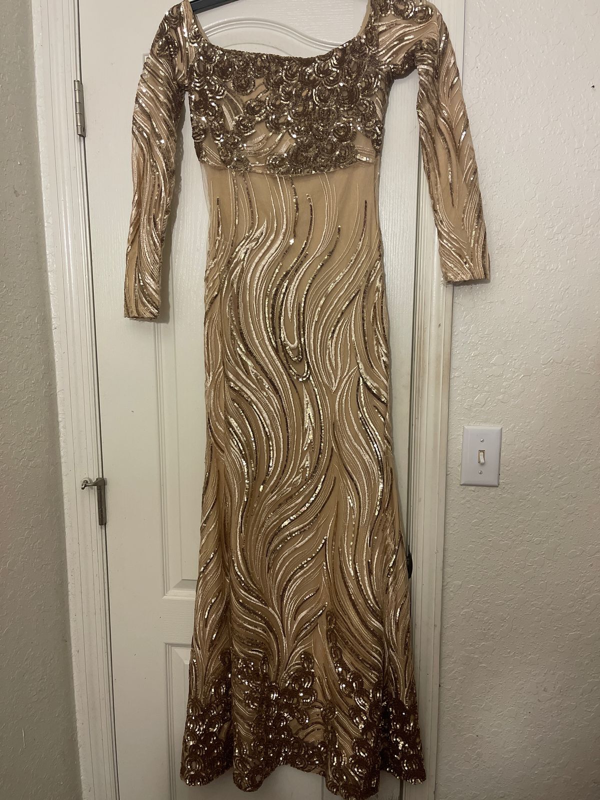 Windsor Size 2 Prom Gold Mermaid Dress on Queenly
